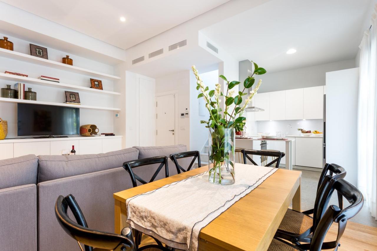 Apartamentos Rg Plaza De Espana Sevilla Kültér fotó