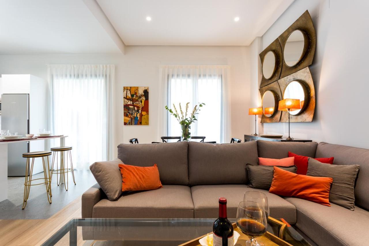 Apartamentos Rg Plaza De Espana Sevilla Kültér fotó