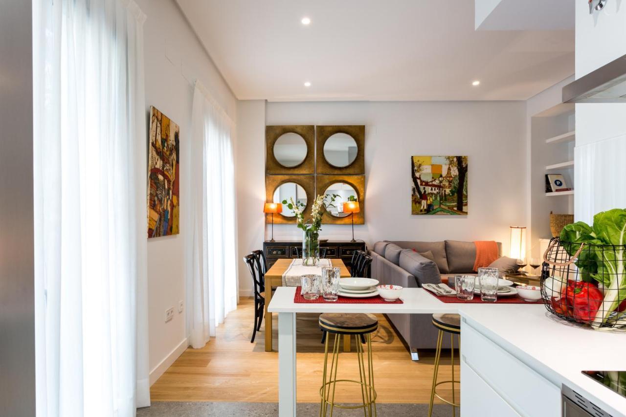Apartamentos Rg Plaza De Espana Sevilla Kültér fotó