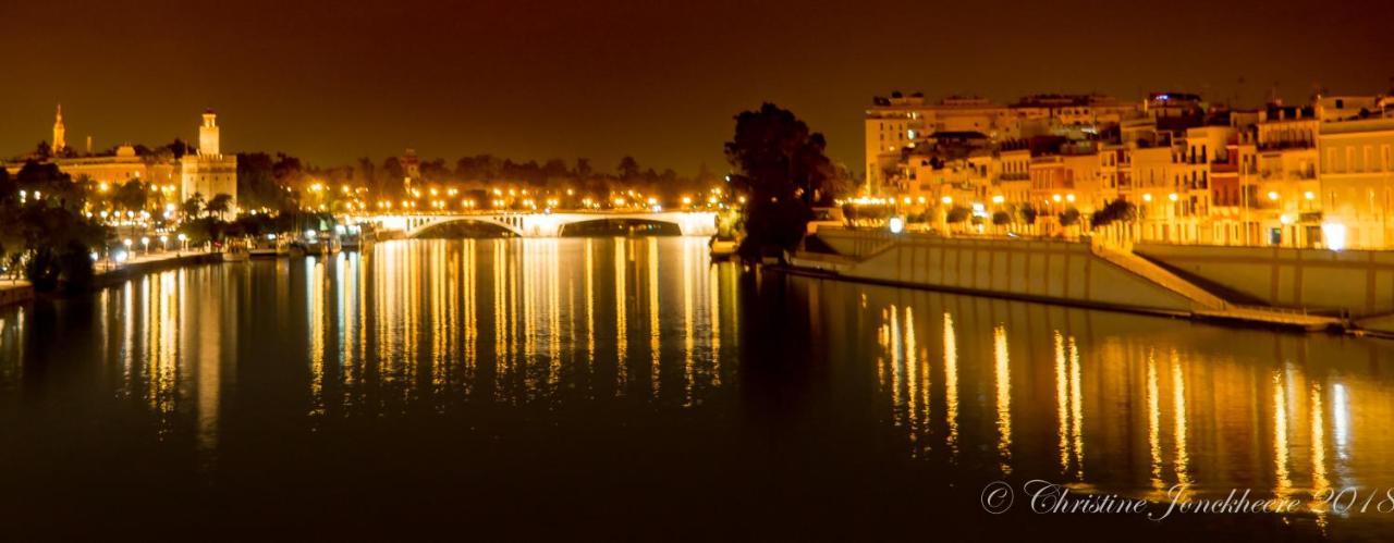 Apartamentos Rg Plaza De Espana Sevilla Kültér fotó